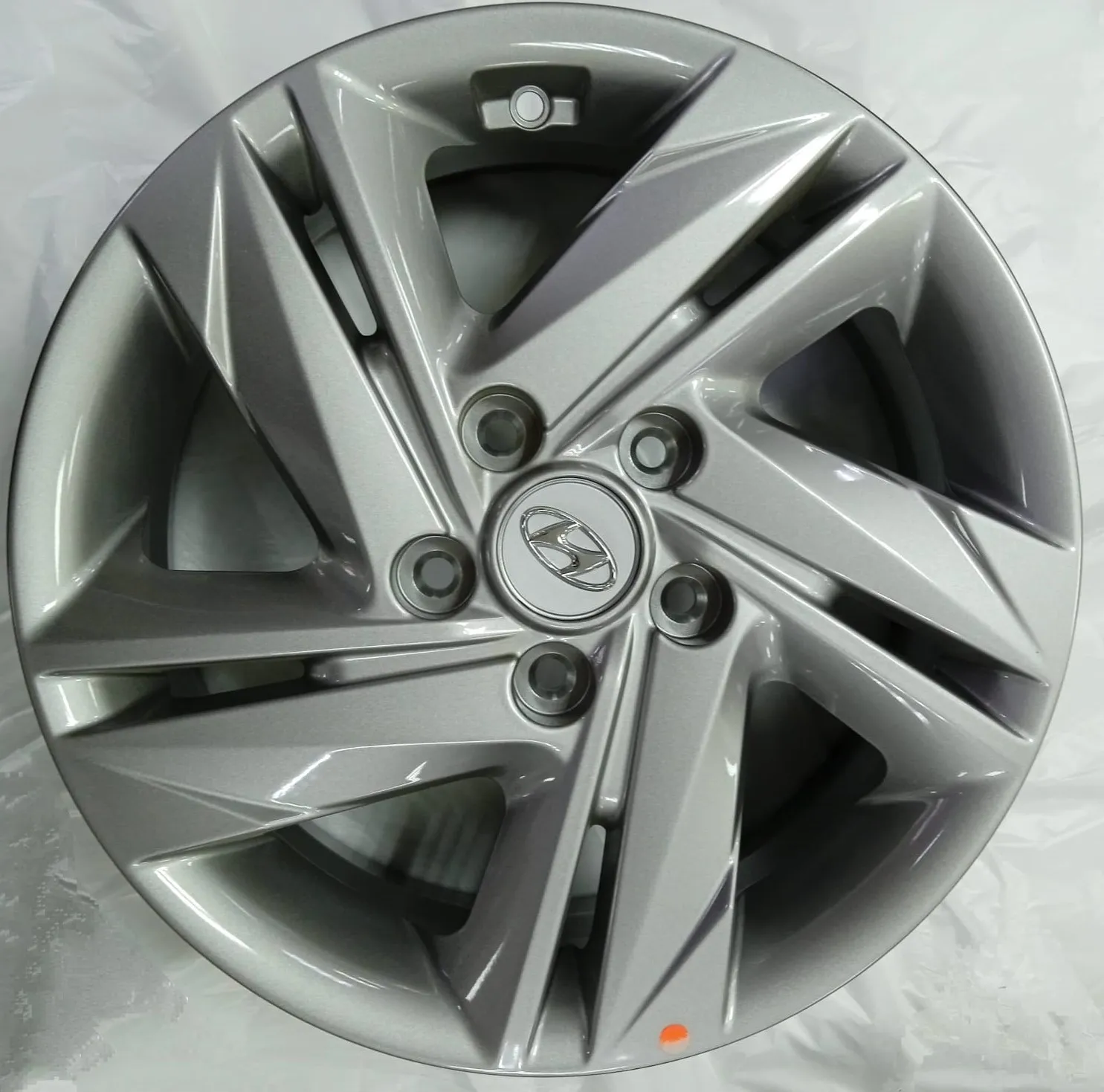 Диск Литой Dicastal мод.Original Hyundai_Kia D16*6 PCD 5*114.3 ET43 DIA67.1  Silver  